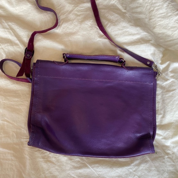 Vintage purple leather crossbody purse. - Picture 3 of 6